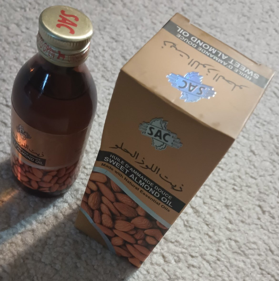 6 Bottles of 125 ml SWEET ALMOND OIL Made with Natural Essential Oil # 125SACSAO